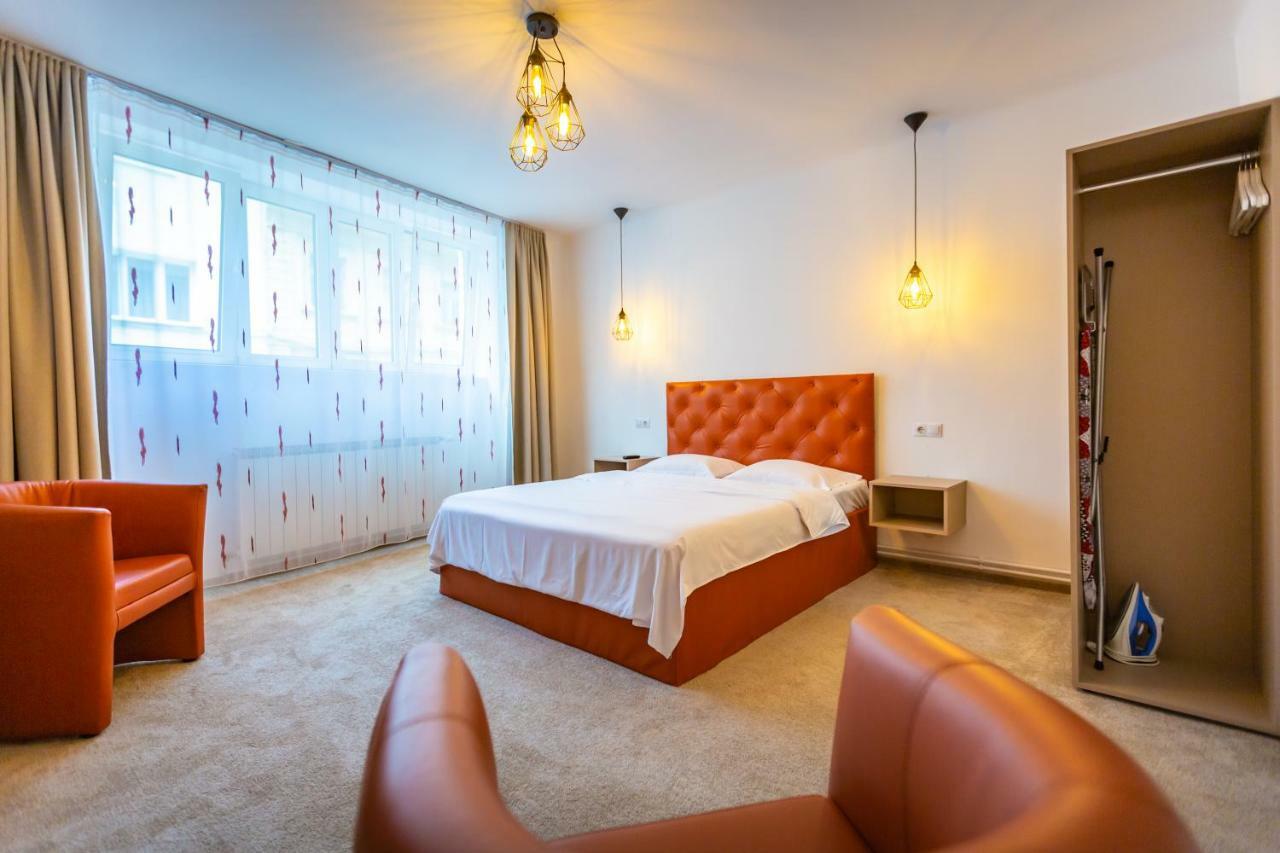Central Apartment Brasov Ngoại thất bức ảnh